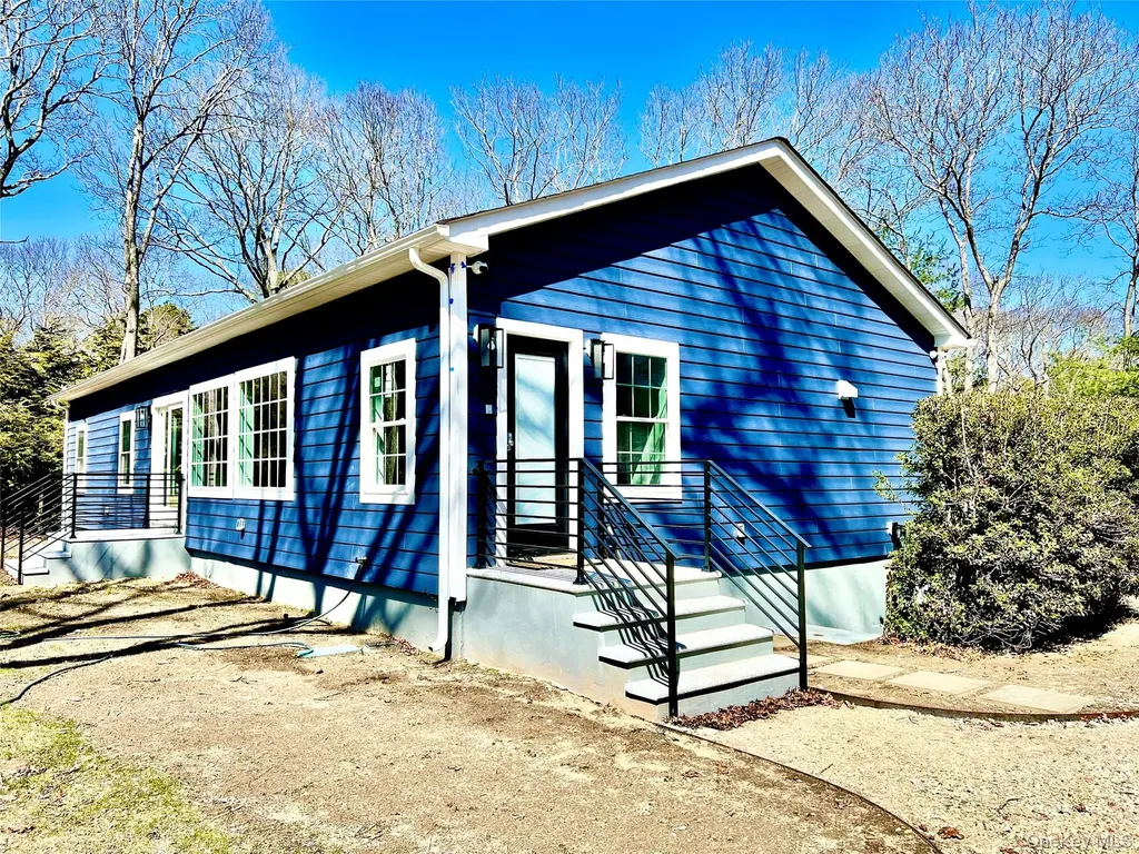 38 Railroad Avenue East Hampton NY 11937