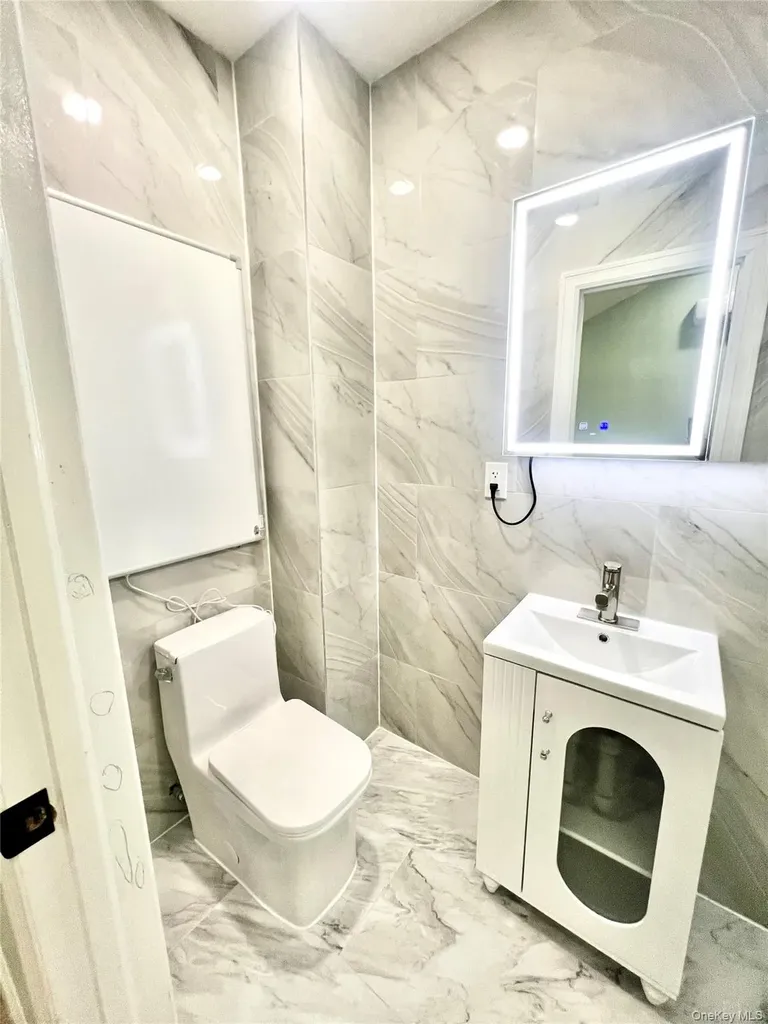 38 Railroad Avenue East Hampton NY 11937