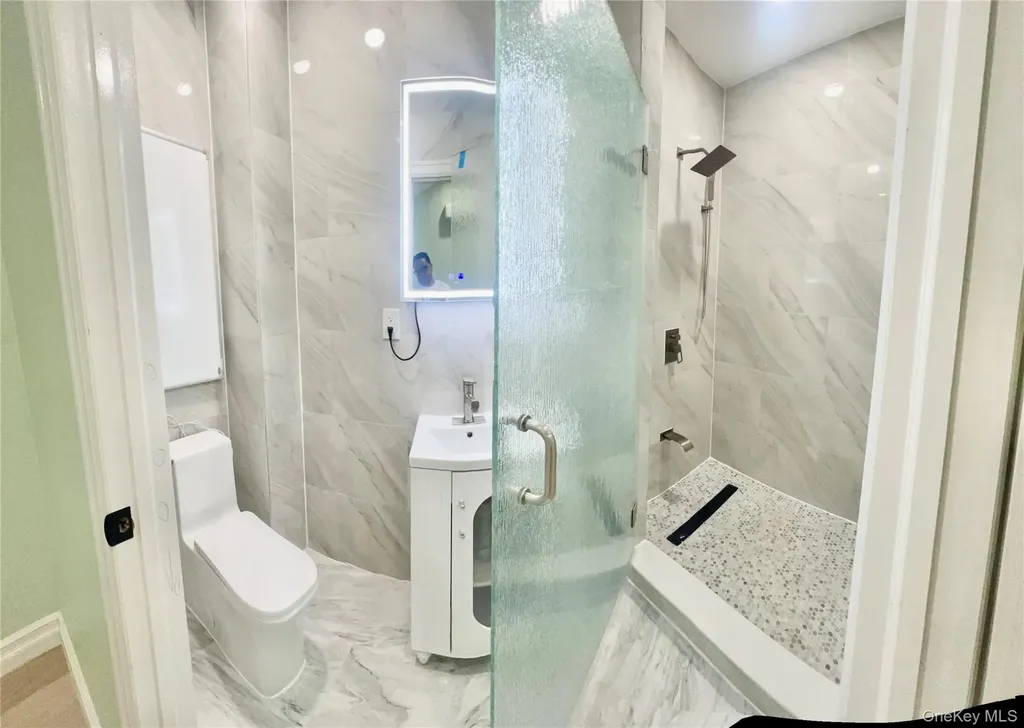 38 Railroad Avenue East Hampton NY 11937
