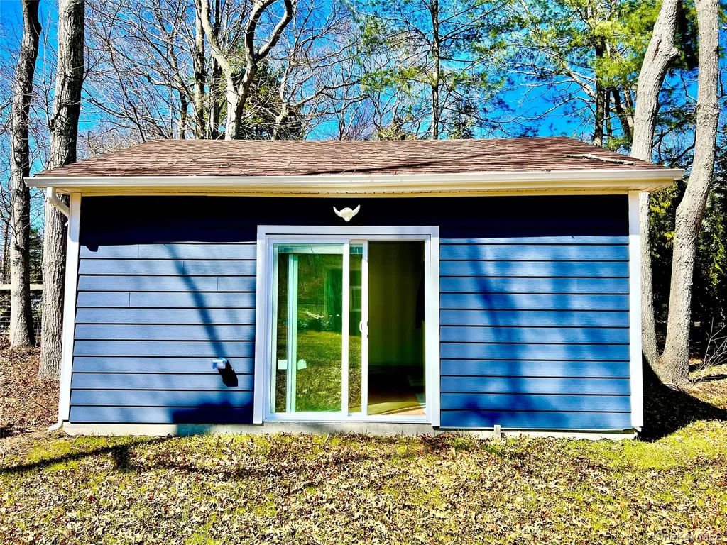 38 Railroad Avenue East Hampton NY 11937