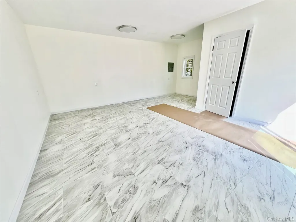 38 Railroad Avenue East Hampton NY 11937