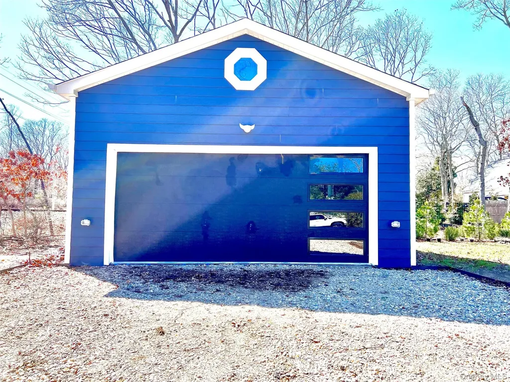 38 Railroad Avenue East Hampton NY 11937