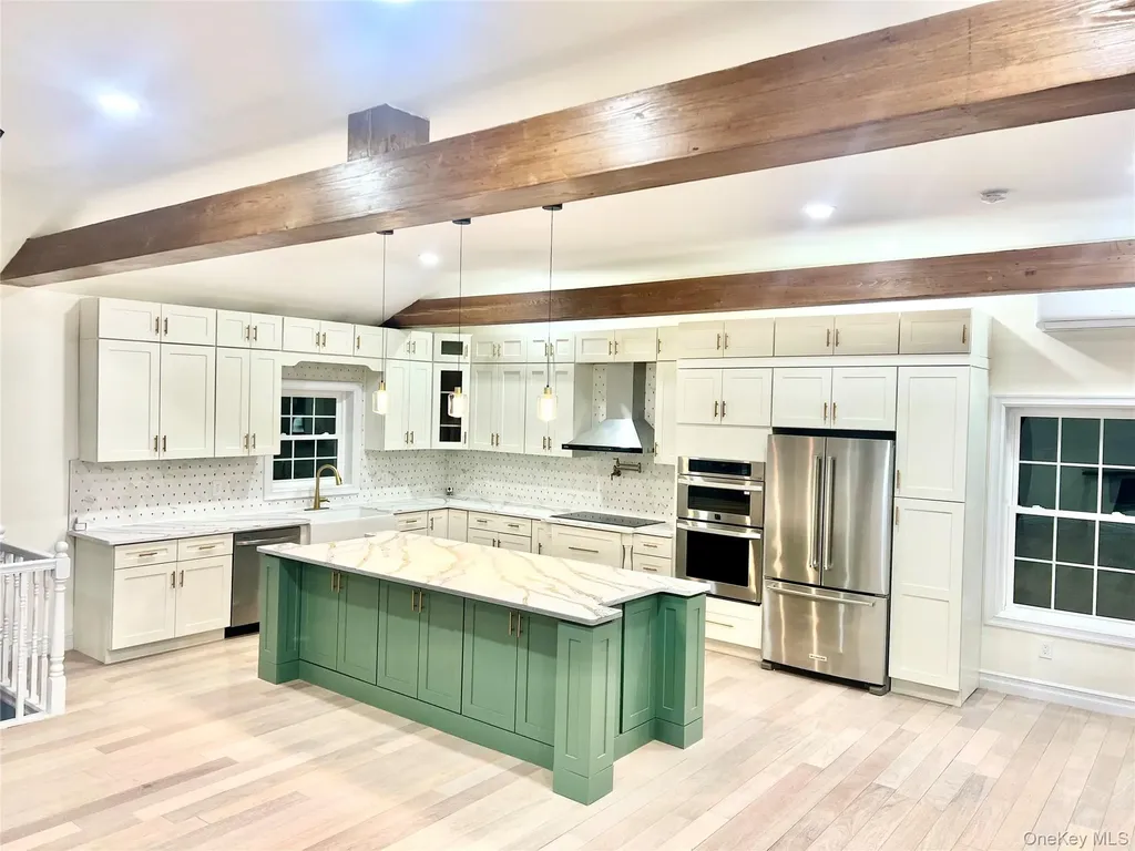 38 Railroad Avenue East Hampton NY 11937