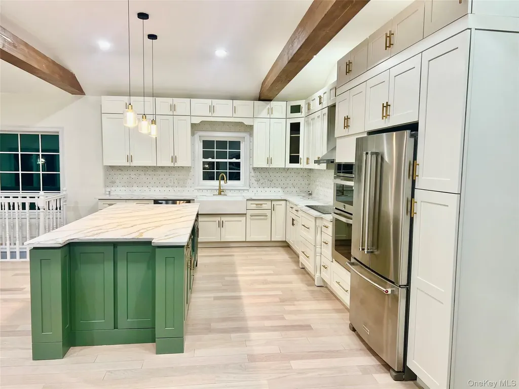38 Railroad Avenue East Hampton NY 11937