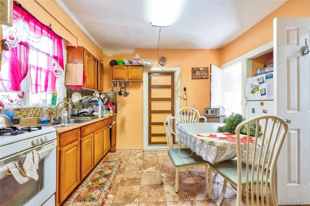 19132 113th Avenue Saint Albans NY 11412