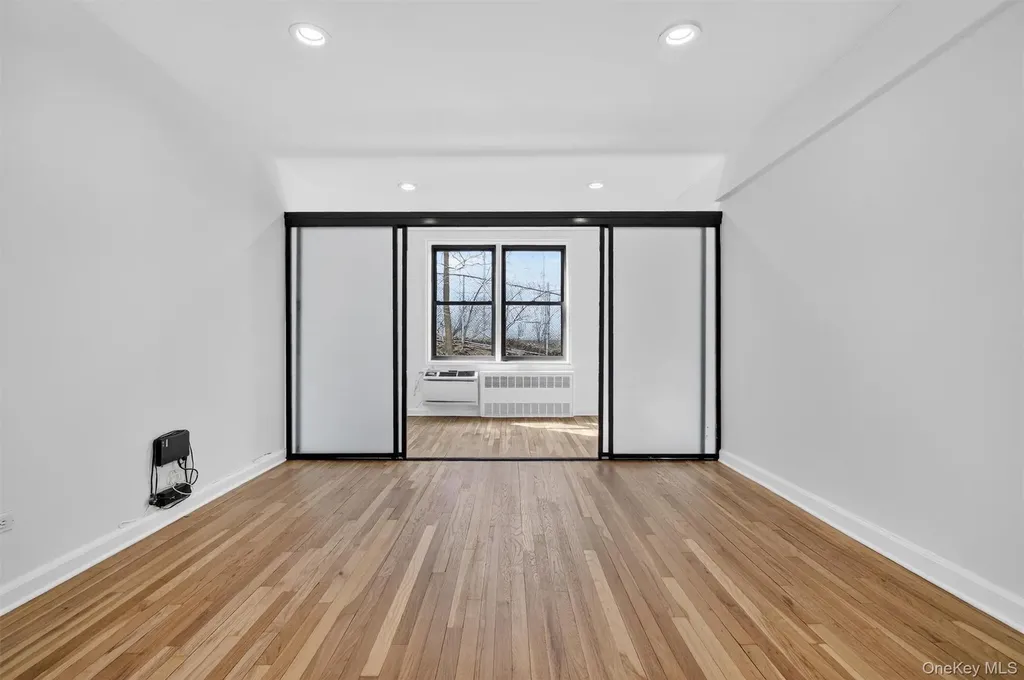 5235 Post Road Bronx NY 10471