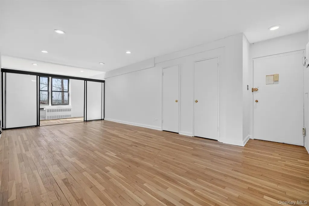 5235 Post Road Bronx NY 10471