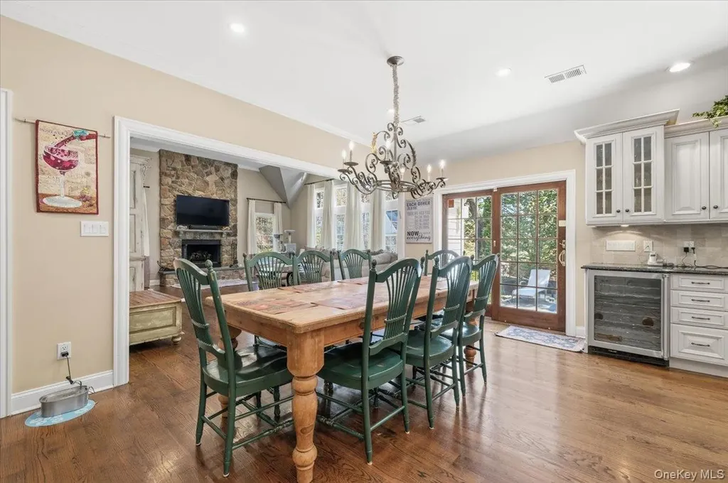 2 Memas Court Dix Hills NY 11746