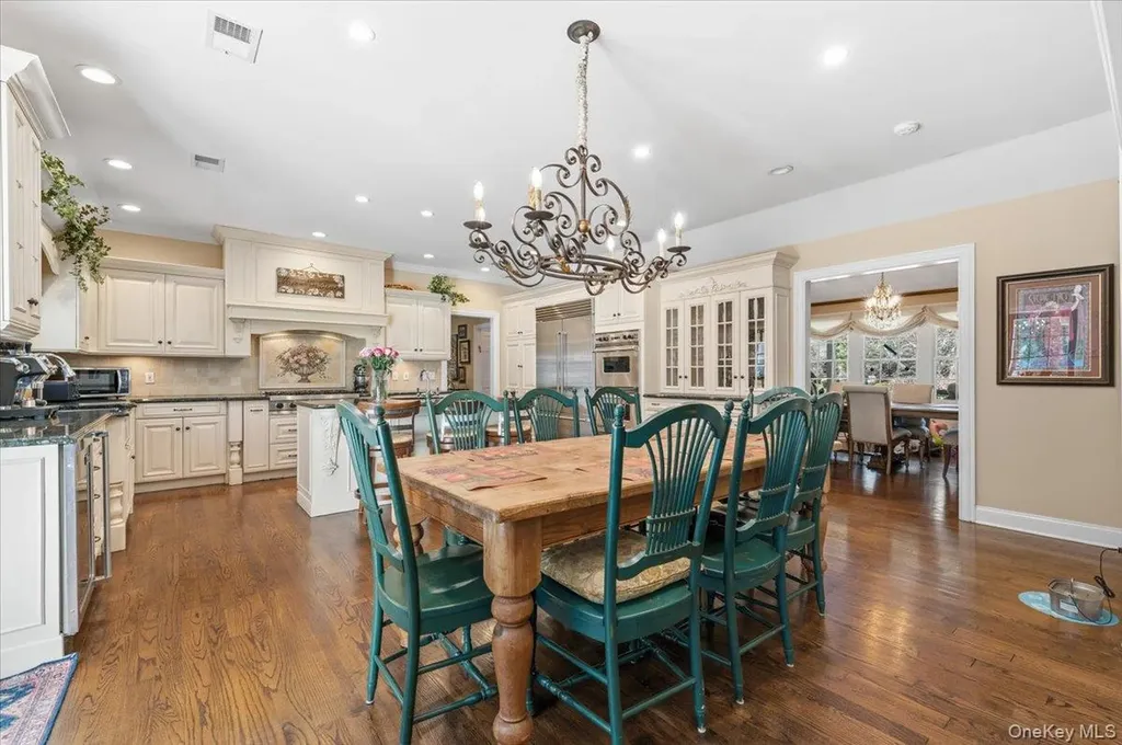 2 Memas Court Dix Hills NY 11746