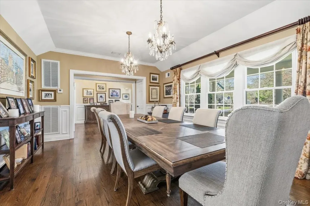 2 Memas Court Dix Hills NY 11746