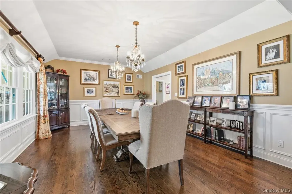 2 Memas Court Dix Hills NY 11746