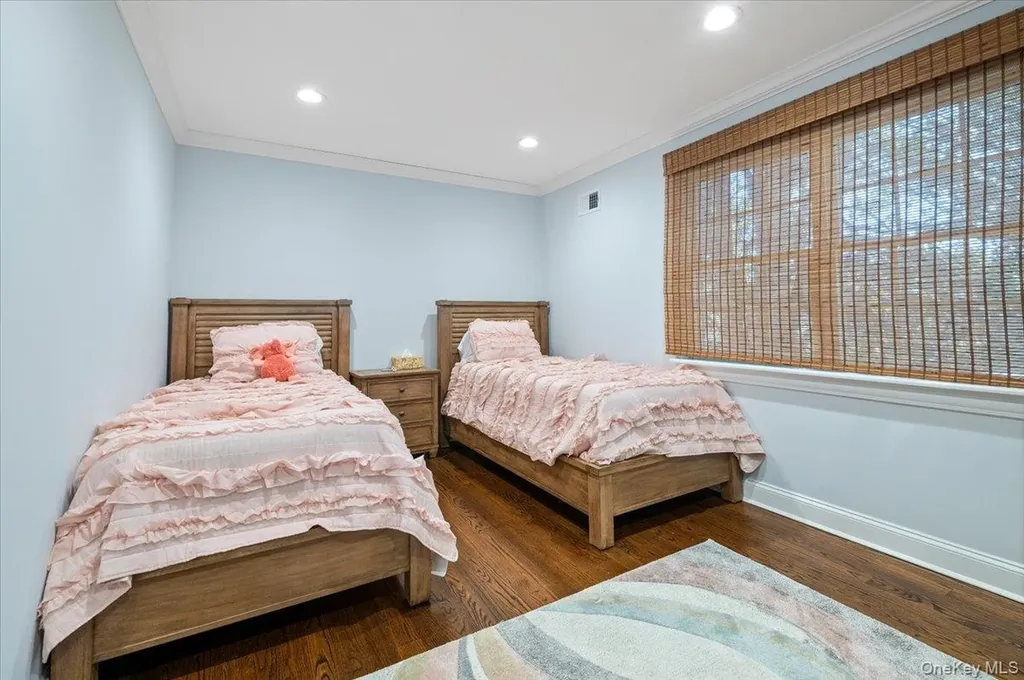 2 Memas Court Dix Hills NY 11746