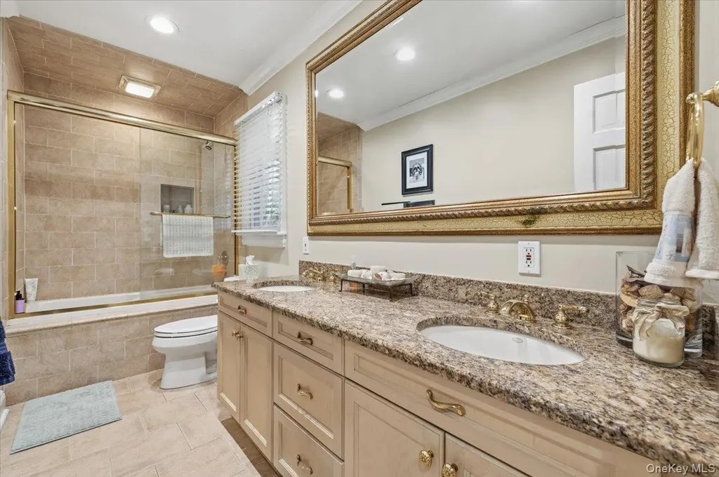 2 Memas Court Dix Hills NY 11746
