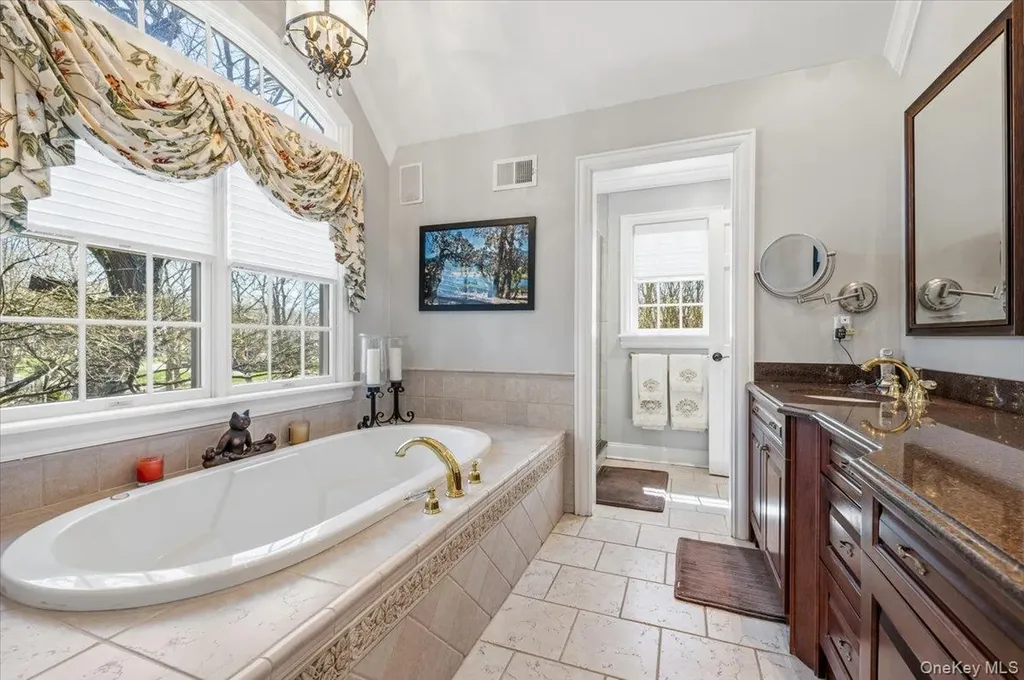 2 Memas Court Dix Hills NY 11746