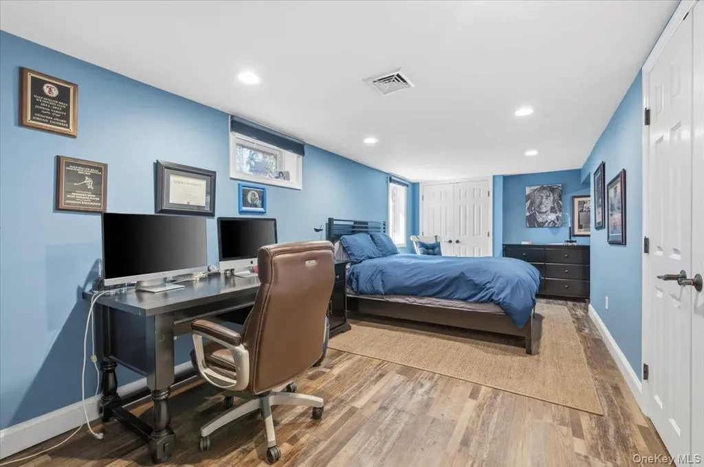2 Memas Court Dix Hills NY 11746