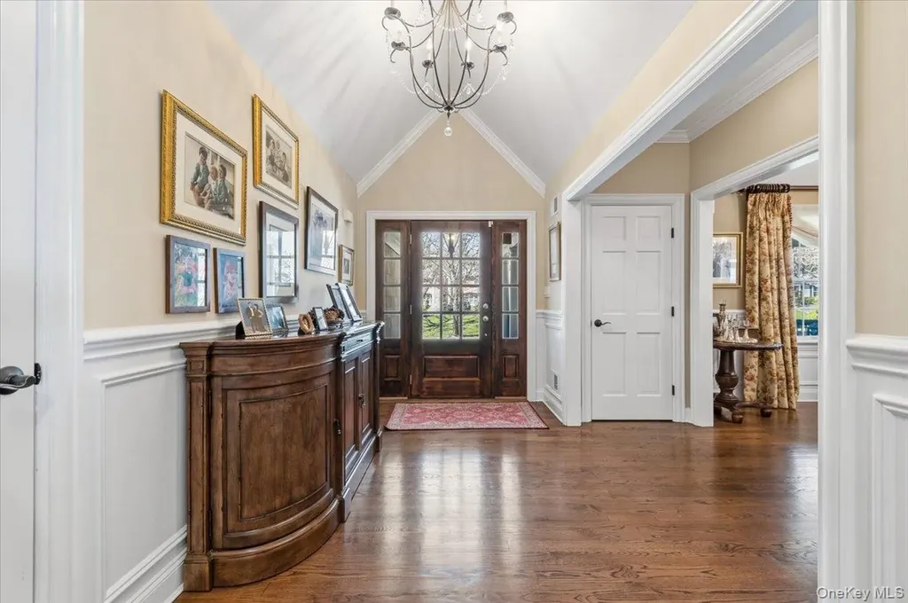 2 Memas Court Dix Hills NY 11746
