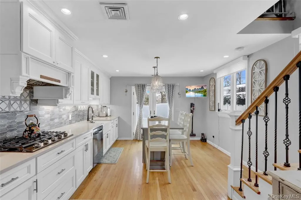 24 Rellim Drive Glen Cove NY 11542