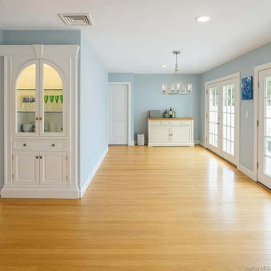 24 Rellim Drive Glen Cove NY 11542