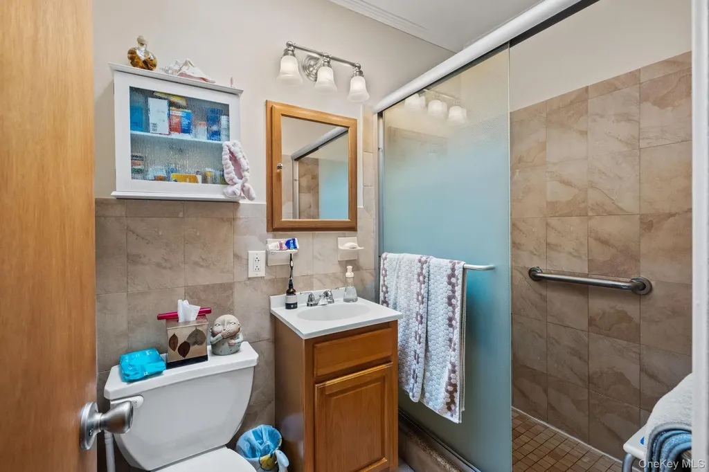 754 Calhoun Avenue Bronx NY 10465