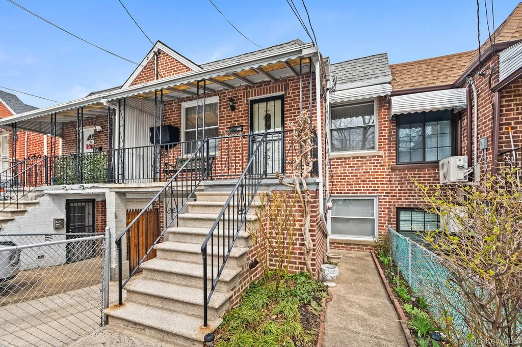 754 Calhoun Avenue Bronx NY 10465