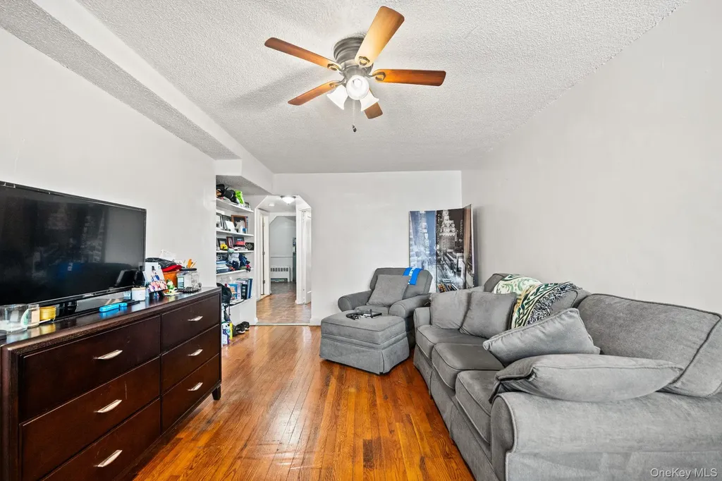 754 Calhoun Avenue Bronx NY 10465