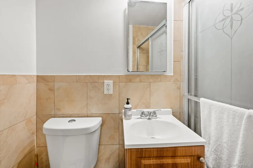 754 Calhoun Avenue Bronx NY 10465