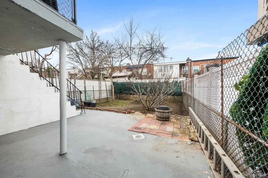 754 Calhoun Avenue Bronx NY 10465