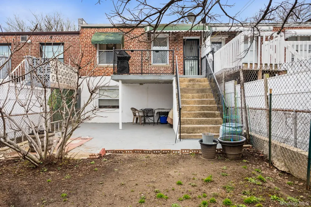 754 Calhoun Avenue Bronx NY 10465