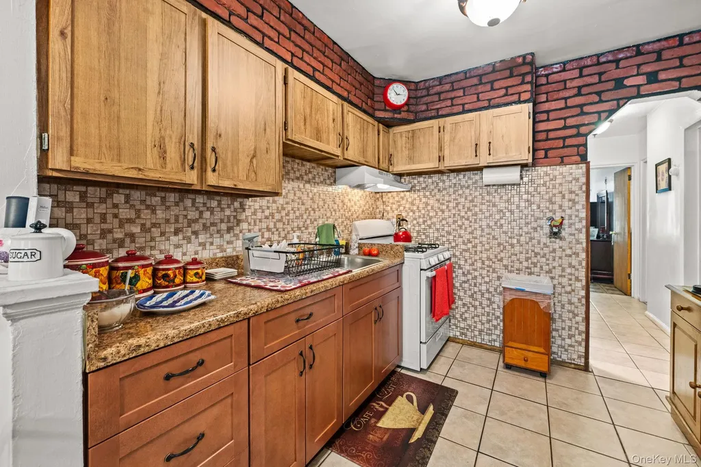 754 Calhoun Avenue Bronx NY 10465
