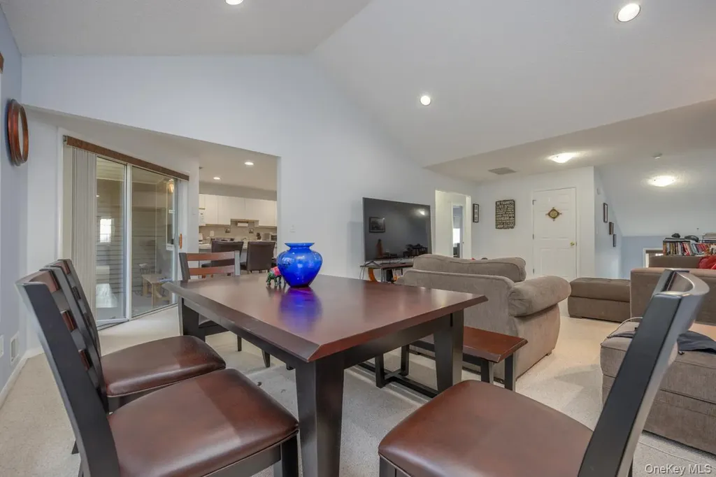 42 Eagle Ridge Way Nanuet NY 10954