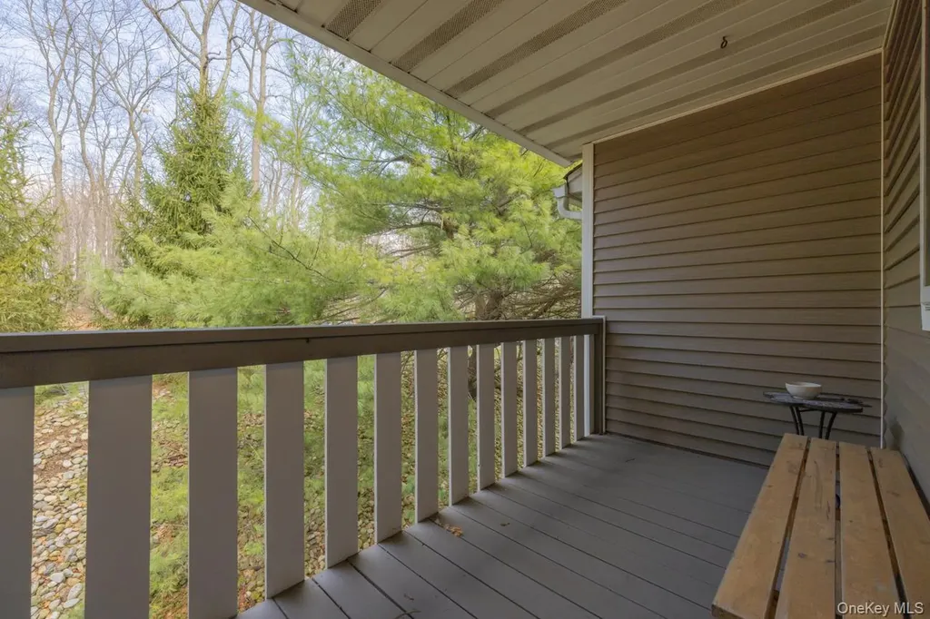 42 Eagle Ridge Way Nanuet NY 10954