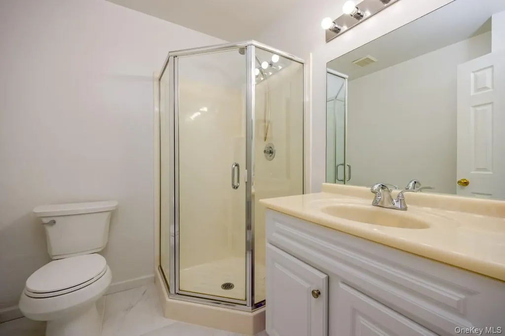 42 Eagle Ridge Way Nanuet NY 10954