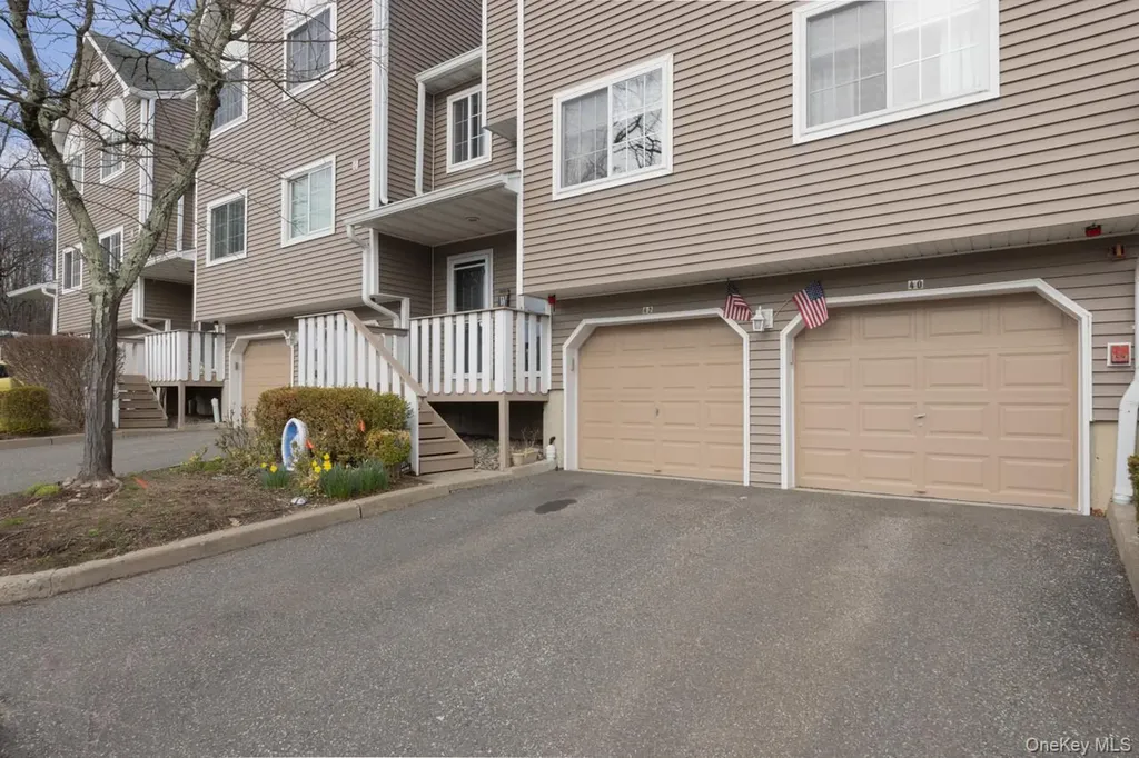 42 Eagle Ridge Way Nanuet NY 10954