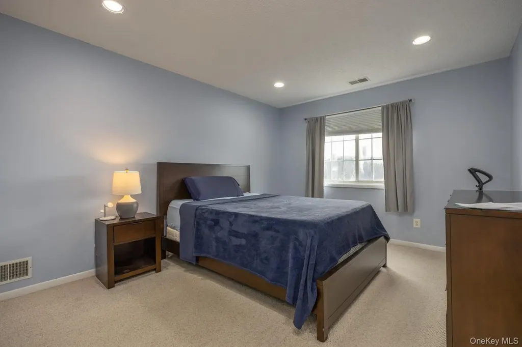 42 Eagle Ridge Way Nanuet NY 10954
