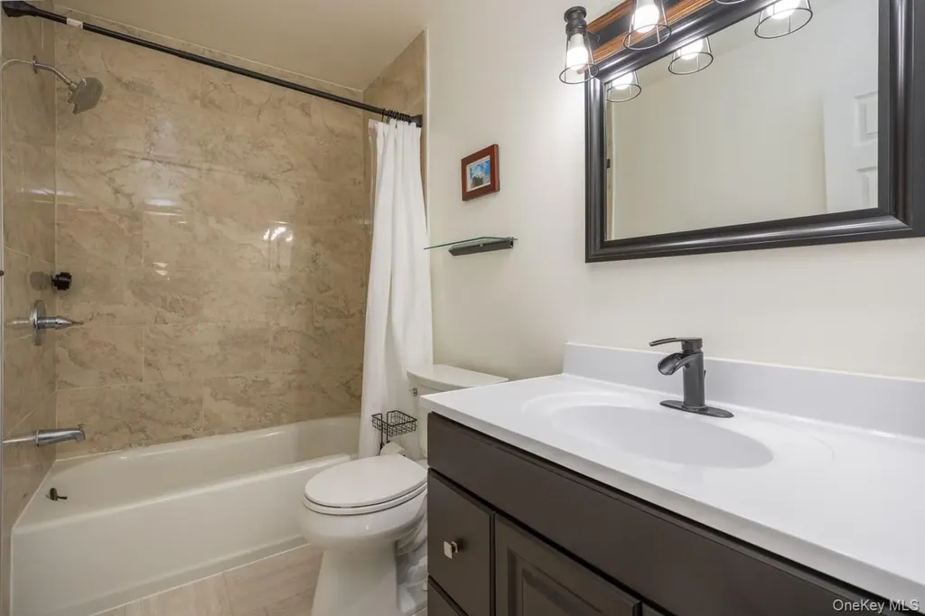 42 Eagle Ridge Way Nanuet NY 10954