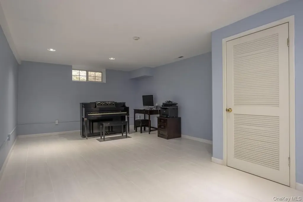 42 Eagle Ridge Way Nanuet NY 10954