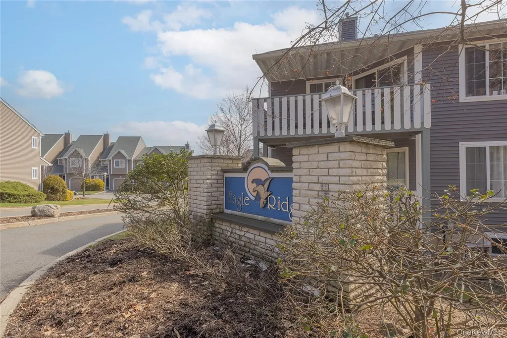 42 Eagle Ridge Way Nanuet NY 10954