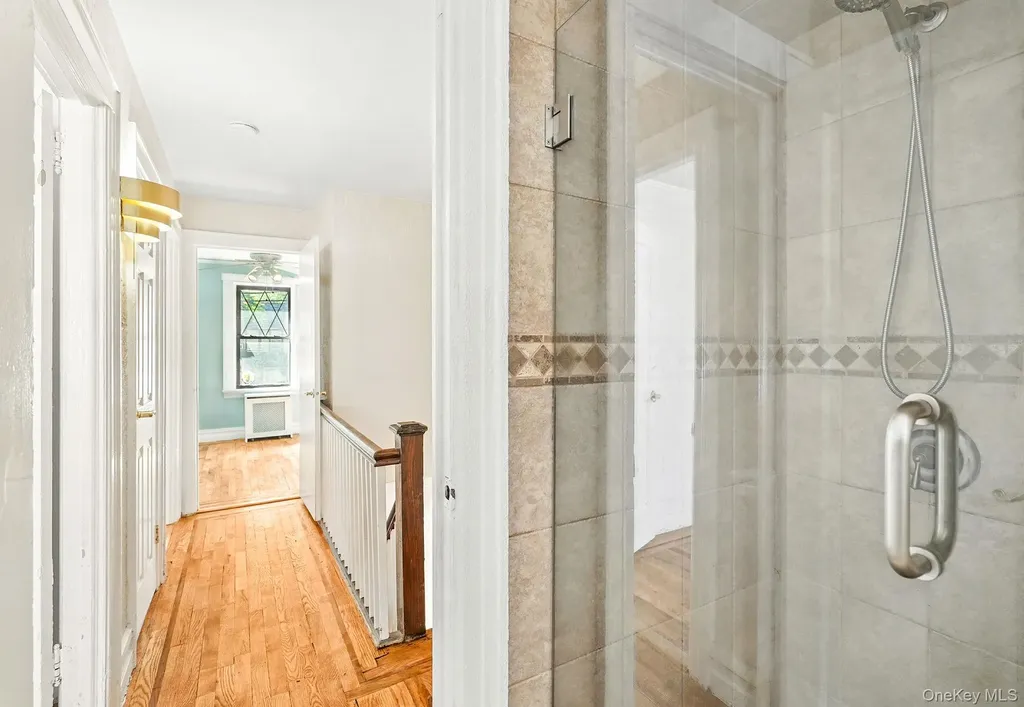 1245 Rhinelander Avenue Bronx NY 10461