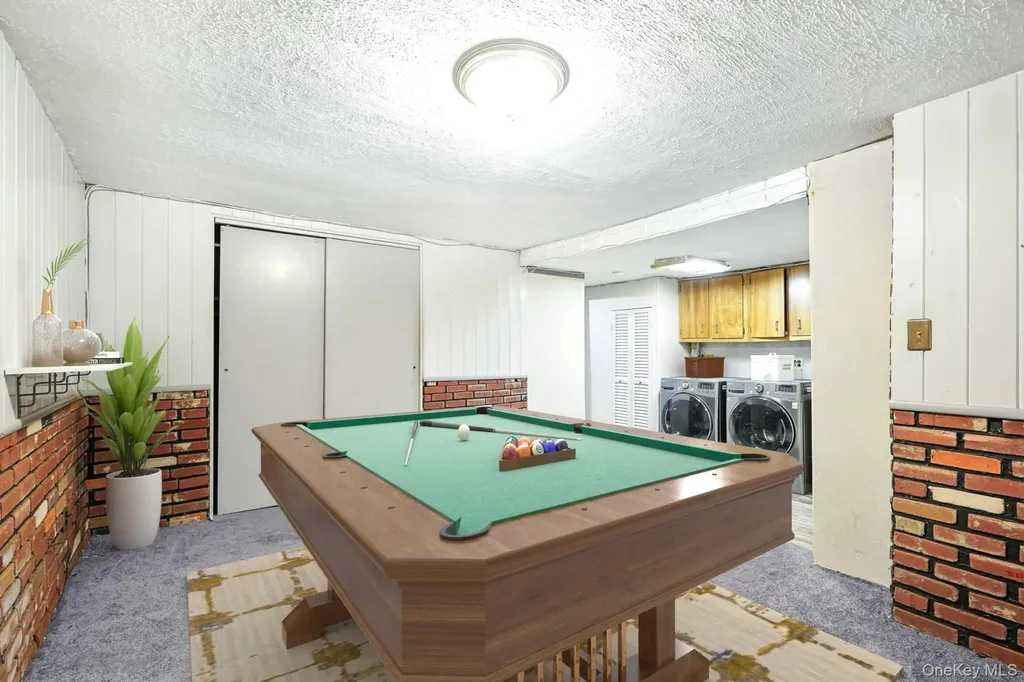 1245 Rhinelander Avenue Bronx NY 10461