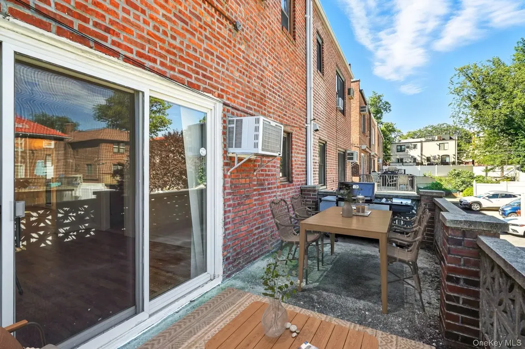 1245 Rhinelander Avenue Bronx NY 10461