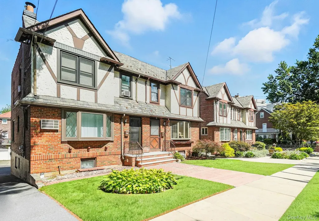 1245 Rhinelander Avenue Bronx NY 10461