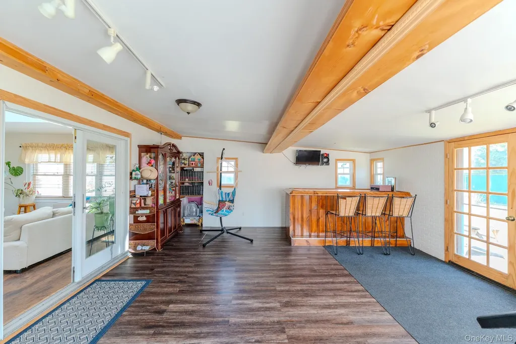 33 Manor Drive Shirley NY 11967