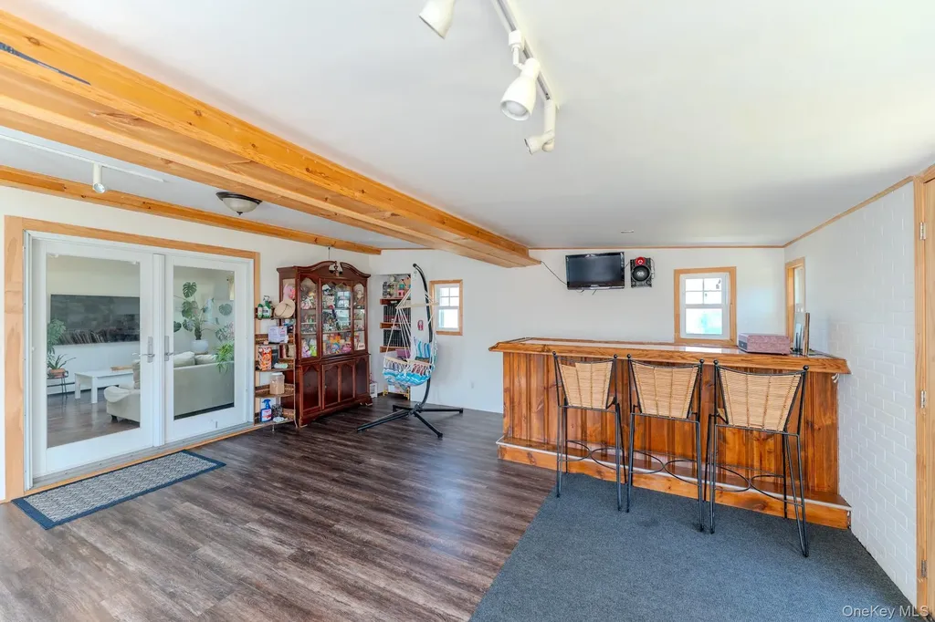 33 Manor Drive Shirley NY 11967