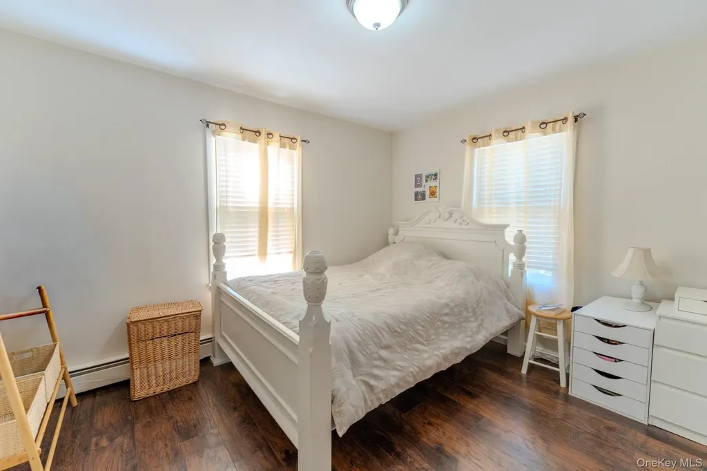 33 Manor Drive Shirley NY 11967
