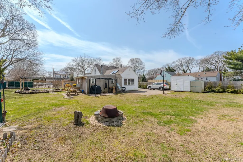 33 Manor Drive Shirley NY 11967