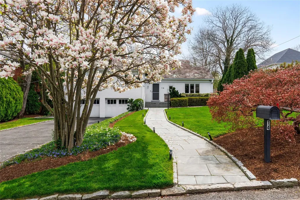 14 Echo Bay Place New Rochelle NY 10805