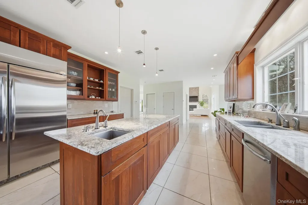 107 Breeze Hill Road New Hampton NY 10958