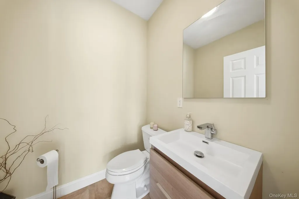 107 Breeze Hill Road New Hampton NY 10958