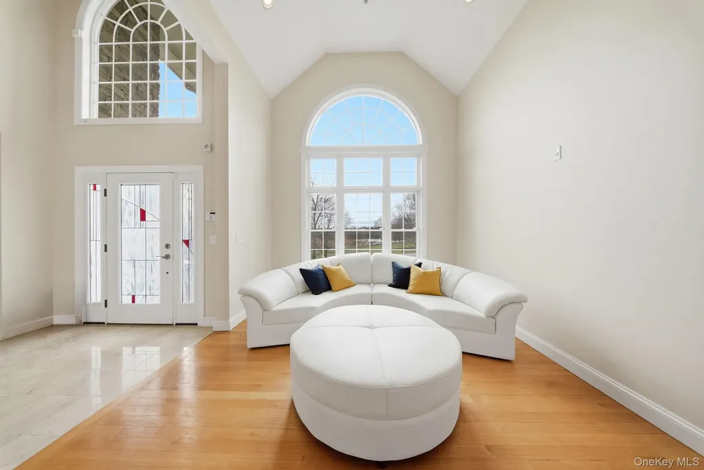 107 Breeze Hill Road New Hampton NY 10958