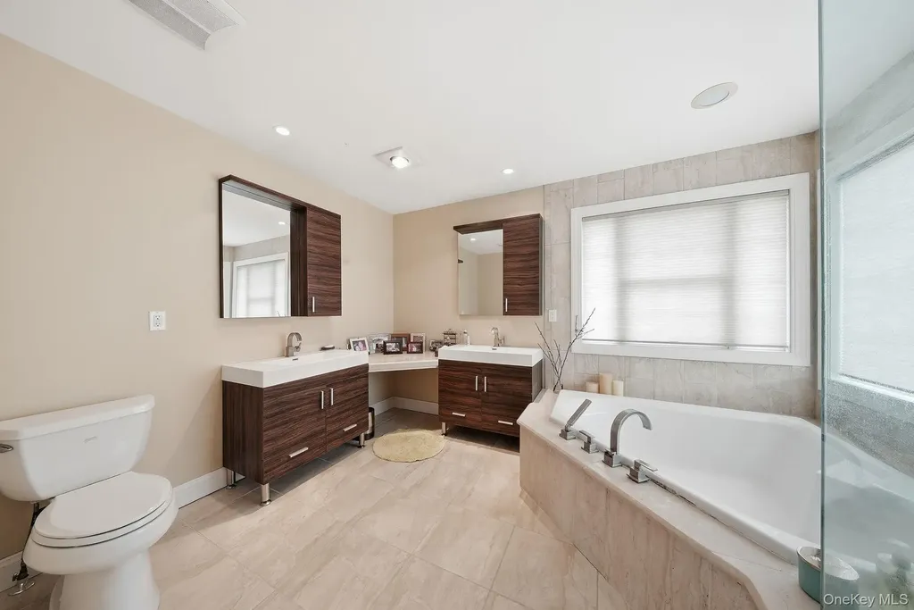 107 Breeze Hill Road New Hampton NY 10958